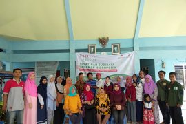 Sidoarjo Positif Berikan Pelatihan Hidroponik pada Warga Kalidawir