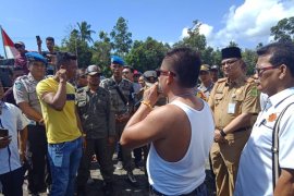 Ultah, Alias Wello dapat kado demo