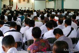 Pelantikan kepala desa serentak bersamaan pembukaan Sampit Expo