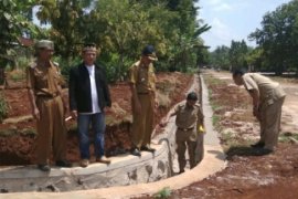 Desa Tulung Pasik bangun drainase sepanjang 1.904 meter