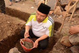 Bupati Lombok Utara  resmikan rumah instans konvensional