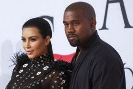 Setelah diprotes, Kim Kardashian copot nama Kimono untuk "shapewear"