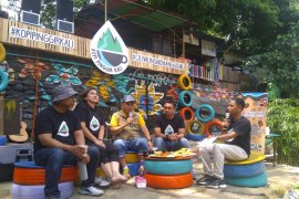 Memupuk kepedulian pada Ciliwung lewat kopi pinggir kali