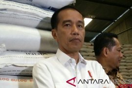 Presiden Jokowi tegaskan beras impor belum masuk