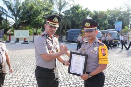 Sembilan polisi Meral raih penghargaan ungkap kasus curat