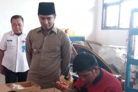 Bupati Berdayakan Masyarakat Perangi Kegelapan Di Penajam