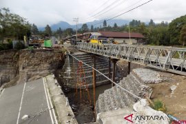 DPRD Maluku Tengah desak PUPR tangani jembatan Wai Kaka