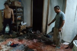 Rumah Beserta Toko di Bojonegoro Nyaris Terbakar