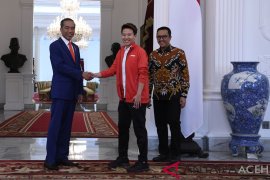 Jokowi terima Liliyana Natsir di Istana Merdeka