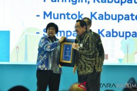 Bupati Paser Terima Sertifikat Adipura