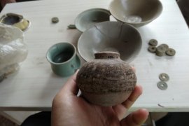 Benda-Benda Diduga dari Dinasti Ming Ditemukan Warga Trenggalek