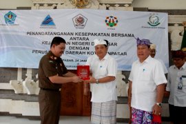 Perusahaan daerah Denpasar lakukan kesepakatan bersama Kejari