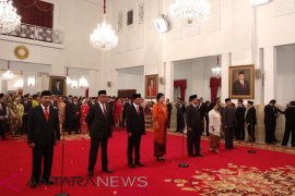 President Jokowi witnesses swearing in of LPSK commissioners