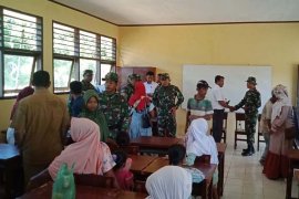Dandim bantu tenaga pengajar di sekolah terpencil Nagan Raya