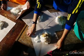 BPBD Boalemo Distribusikan Makanan Bagi Korban Banjir