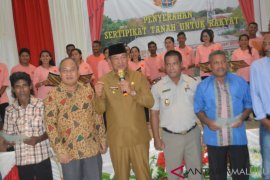 BPN serahkan 1.607 lembar PTSL warga Malra