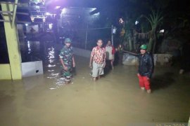 Banjir di Gladak Anyar Pamekasan Berangsur Surut