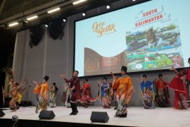 Kalsel pamerkan kain sasirangan di Helsinki