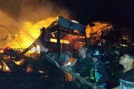 Satu bocah dilaporkan hilang dalam kebakaran di Putussibau