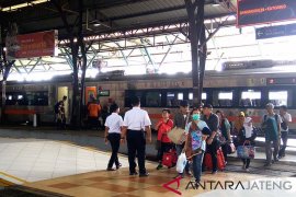 KAI resmikan  perjalanan logistik menggunakan KA Barang Peti Kemas