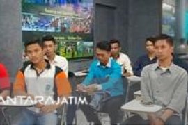 IKIP BU Malang Kirim Puluhan Mahasiswa Magang Mengajar di Thailand