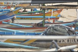 Cuaca buruk, nelayan Kedonganan tidak melaut