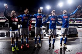 Napoli tundukkan Lazio 2-1