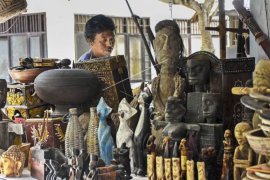 Pasar seni Senggigi sepi pengunjung