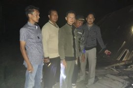 Tidak ada korban puting beliung di Desa Karyatani Lamtim