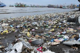 SAMPAH KIRIMAN DI PANTAI Page 1 Small