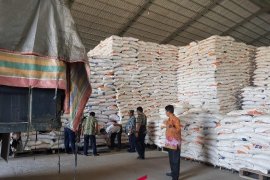 Stok beras Bulog Riau-Kepri awal tahun capai  27.000 ton