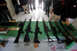 TNI terima delapan senjata api yang diserahkan warga Aceh