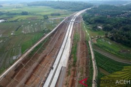 Telaah - Infrastruktur untuk siapa?