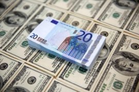 Dolar AS jatuh Jumat pagi, euro catat kenaikan terbesar sejak Mei 2018