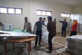 KPU Gorontalo Utara Rakit Kotak Suara Pemilu