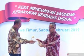 Dirpem LKBN Antara terima kartu istimewa "PCNO"