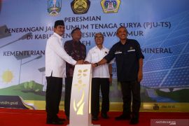 Peresmian PJU tenaga surya di Gresik