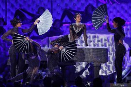 Pemenang Grammy Cardi B  manjakan putrinya dengan berlian seharga 80.000 dolar