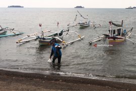 Musim Angin Barat, Nelayan Probolinggo Tetap Melaut Gunakan Alat Tangkap Bubu
