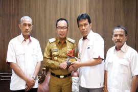 LKBN ANTARA Biro Lampung silaturami dengan Bupati Waykanan Page 1 Small