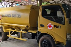 PMI operasikan truk penyedot tinja di pengungsian
