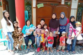 Ronnie Sianturi Ciptakan Lagu "Bersuka Ria" untuk Pemilu