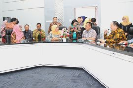 Gubernur Khofifah Ingatkan Kominfo Selalu "CETAR"