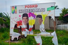 Baliho capres 01 dirusak di Tapteng, Altra bersikap