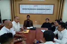 Tim Prabowo-Sandi Laporkan Koster ke Bawaslu