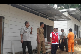40 rumah sementara bantuan TNI diserahkan kepada warga korban tsunami