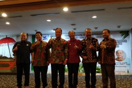 Menristekdikti: perguruan tinggi jangan merasa "jago kandang"