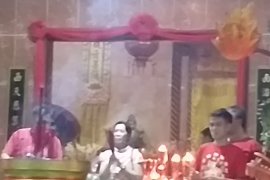 Masyarakat Tionghoa Depok padati Vihara Gayatri