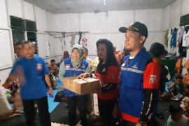 Pemprov Kalbar beri bantuan untuk para korban banjir