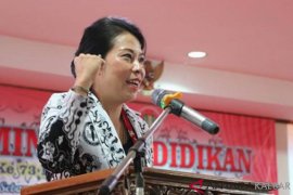 Winni Fu, siswa berprestasi Singkawang dapat penghargaan